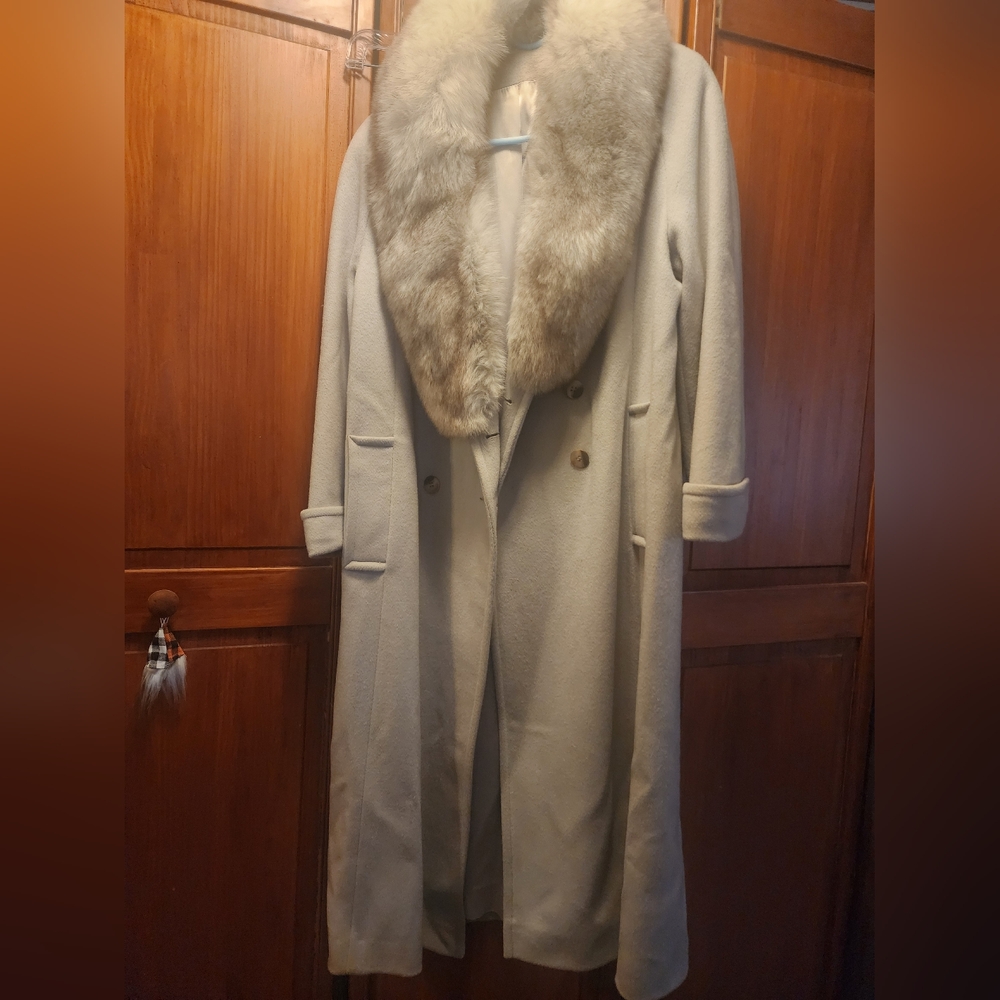 100% Wool full length coat with fox fur neck